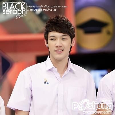 แกงส้ม ชุดนักเรียน