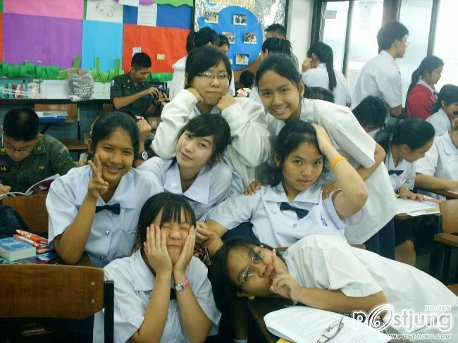 ฉัตร ชุดนักเรียน น่ารักเว่อร์
