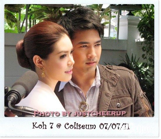 พี่เกรซ ในชุดไทยค่ะ