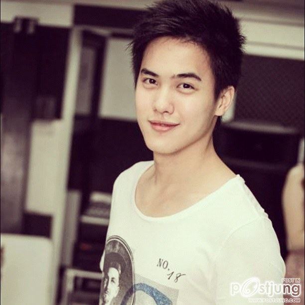 โก้ วิศิน คุณชายปากแดง