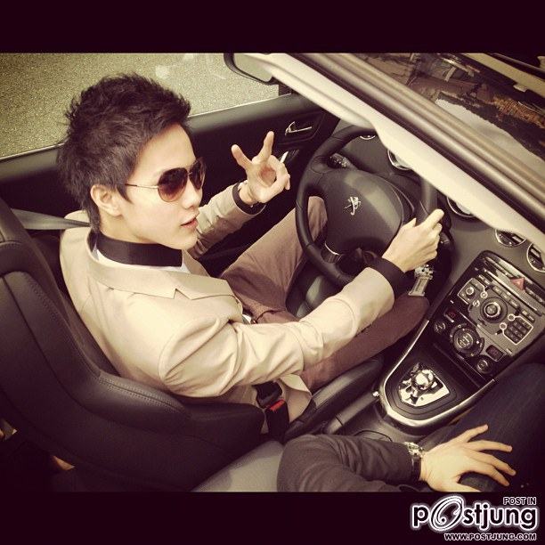 โก้ วิศิน คุณชายปากแดง