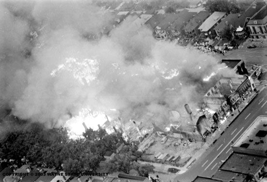 ดีทรอยต์ Motor City 2 - 1967 Race Riots สาเหตุแห่งการล้มสลาย