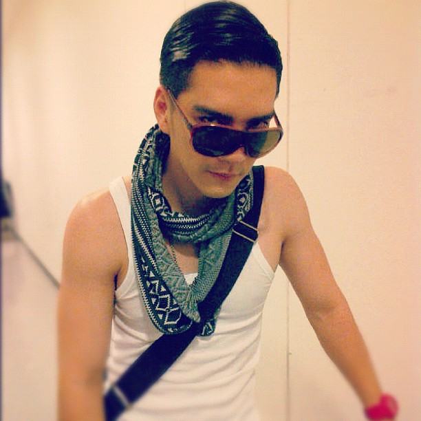 นิว