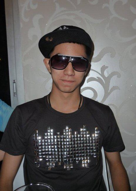 ธามไทหล่อแต่เด็ก