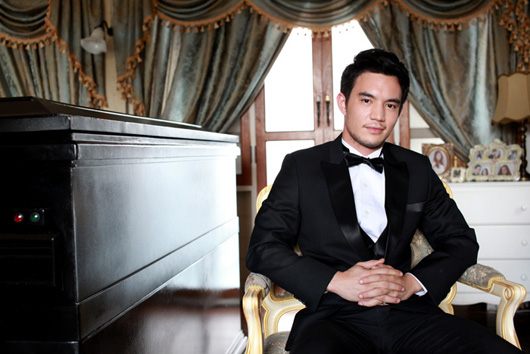 ปีเตอร์ ไนท์ รับบท ไมค์