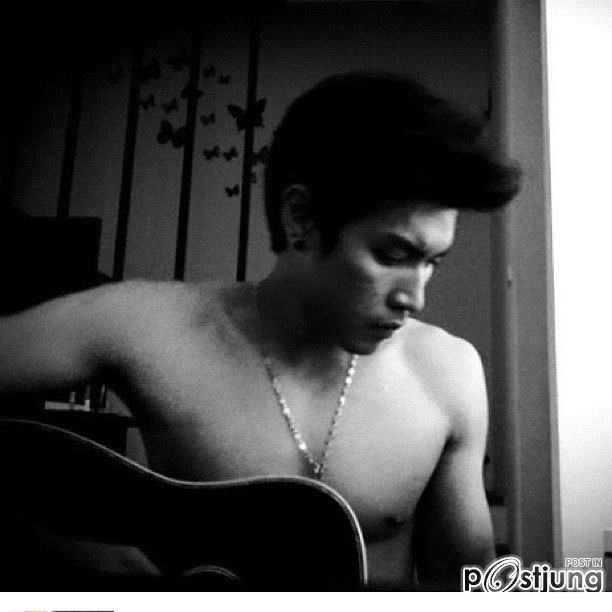 โจ๊ก - รักชวาล จาก ภ....กู เพื่อนกันจนวันตาย