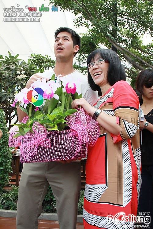 เวียร์กับเหล่าดาราในงานเปิดร้าน ซอย เตี๋ยว ติม