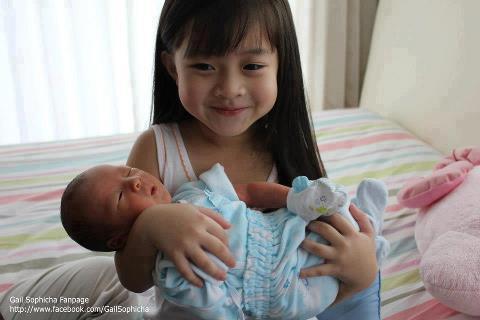 น้องเกล ไทยแลนด์ก็อตฯกับน้องสาว