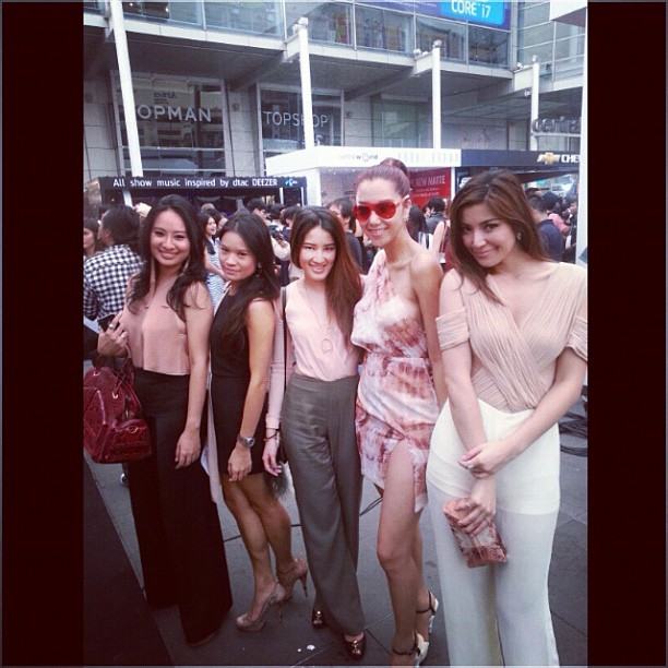 จัดเต็ม! ดาราตบเท้าร่วมงาน ELLE Fashion Week 2012