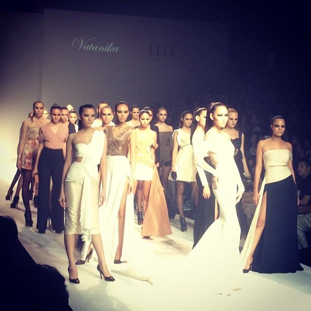 จัดเต็ม! ดาราตบเท้าร่วมงาน ELLE Fashion Week 2012