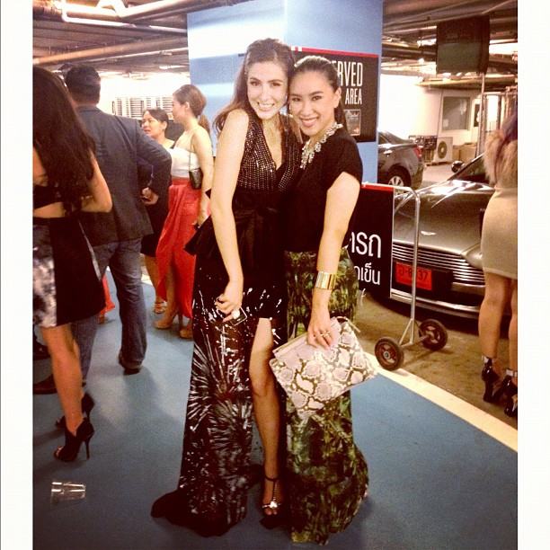 จัดเต็ม! ดาราตบเท้าร่วมงาน ELLE Fashion Week 2012