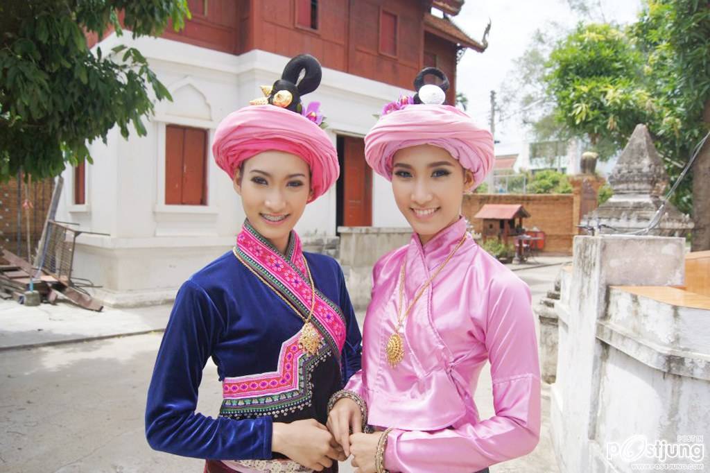 สาวหน้าไทยๆกับชุดไทยอันสวยงาม