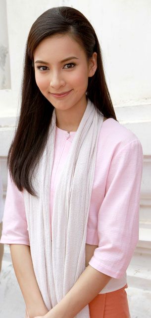 สาวหน้าไทยๆกับชุดไทยอันสวยงาม