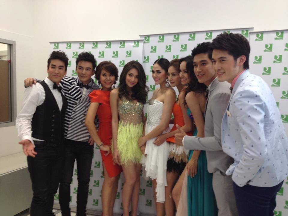 ชมพู่ อารยา ในงานGrand Opening Robinson Central Plaza Suratthani