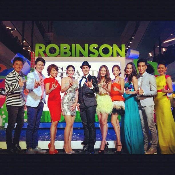 ชมพู่ อารยา ในงานGrand Opening Robinson Central Plaza Suratthani