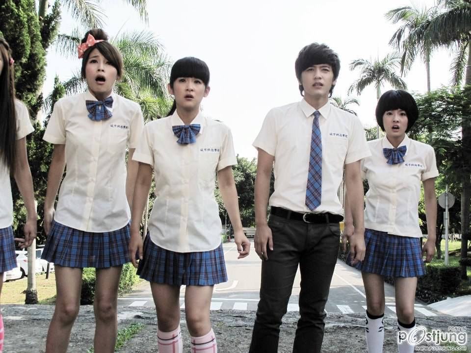 萬瑋喬 (万玮乔) / Wan Wei Chiao (Wan Wei Qiao)