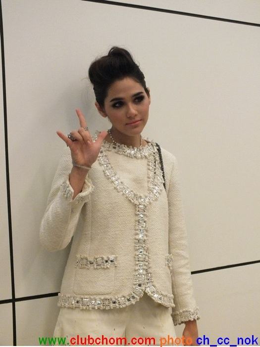 ชมพู่ อารยา ในชุดกลับสวยหวานมาก