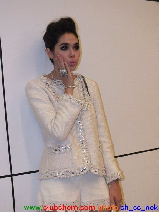 ชมพู่ อารยา ในชุดกลับสวยหวานมาก