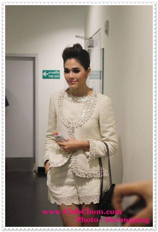 ชมพู่ อารยา ในชุดกลับสวยหวานมาก