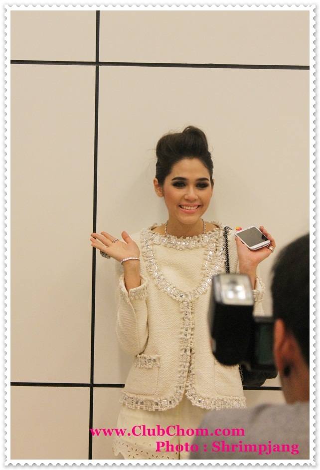 ชมพู่ อารยา ในชุดกลับสวยหวานมาก