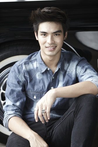 นายเติ้ลหนุ่มคลีโอ
