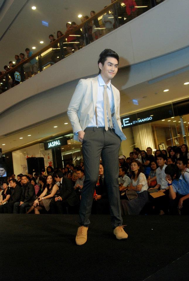 เก็บตกจากหนุ่มๆเสื้อผ้าน่าใส่ทั้งนั้น