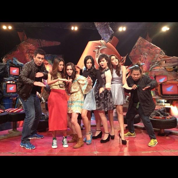 5 สาว The Sixth Sense สื่อรักสัมผัสหัวใจ