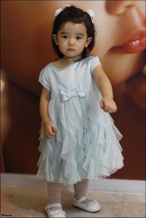 ภาพล่าสุด ของ "น้องณดา" ลูกสาวซุปตาร์ กับอิริยาบถน่ารักๆ