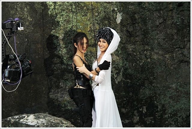 ยุ้ย จีรนันท์ร้องลั่น สลิงหลุด ห้อยโตงเตงบนหน้าผา