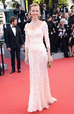 แด่สาวๆ Dolce & Gabbana