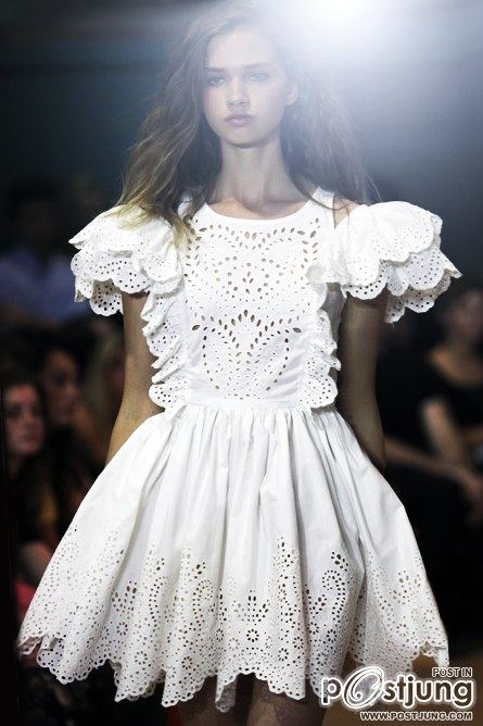 ใส่เดรสสวยๆ