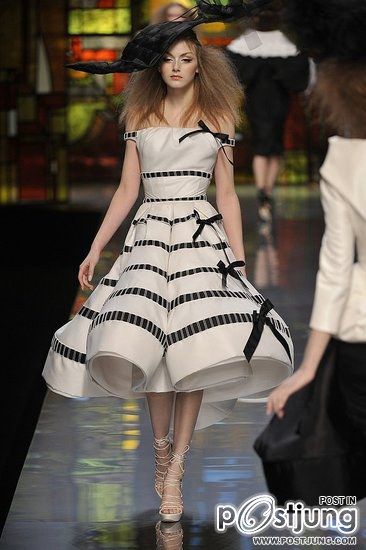 ใส่เดรสสวยๆ