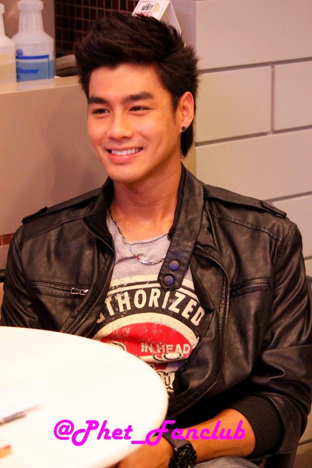 เพ็ชร ธกฤต หล่อเวอร์>>>