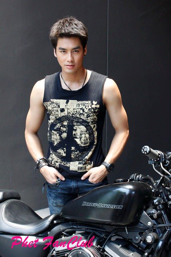 เพ็ชร ธกฤต หล่อเวอร์>>>