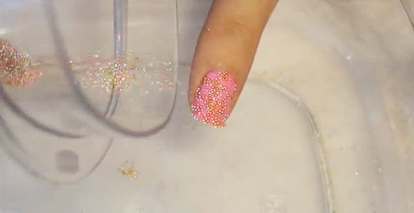 DIY แต่งเล็บสวยไฮโซ สไตล์ คาเวียร์ เนล