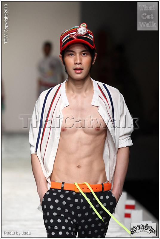 บรรดานายแบบ จาก 27 Nov. Elle Fashion Week