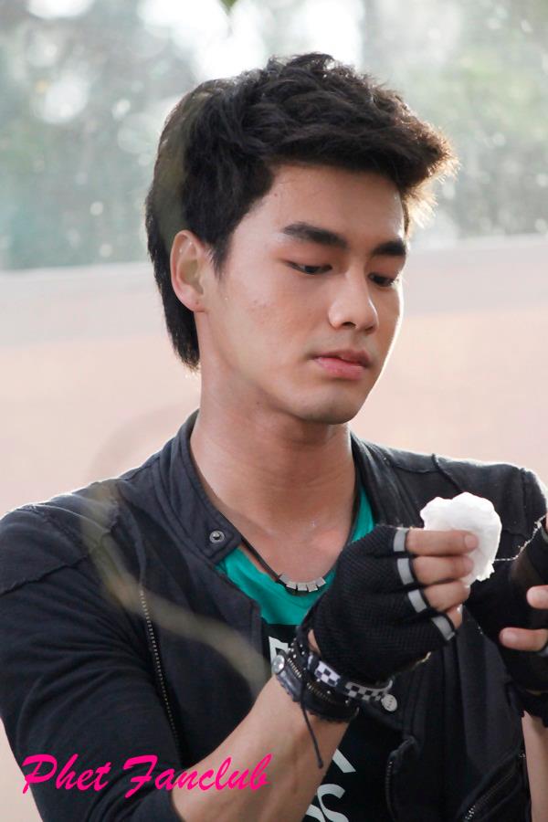 หล่อทุกมุมจริงๆผู้ชายคนนี้