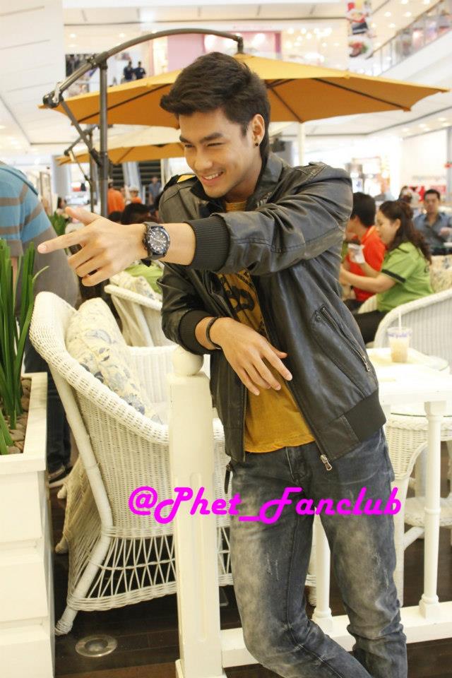 หล่อทุกมุมจริงๆผู้ชายคนนี้