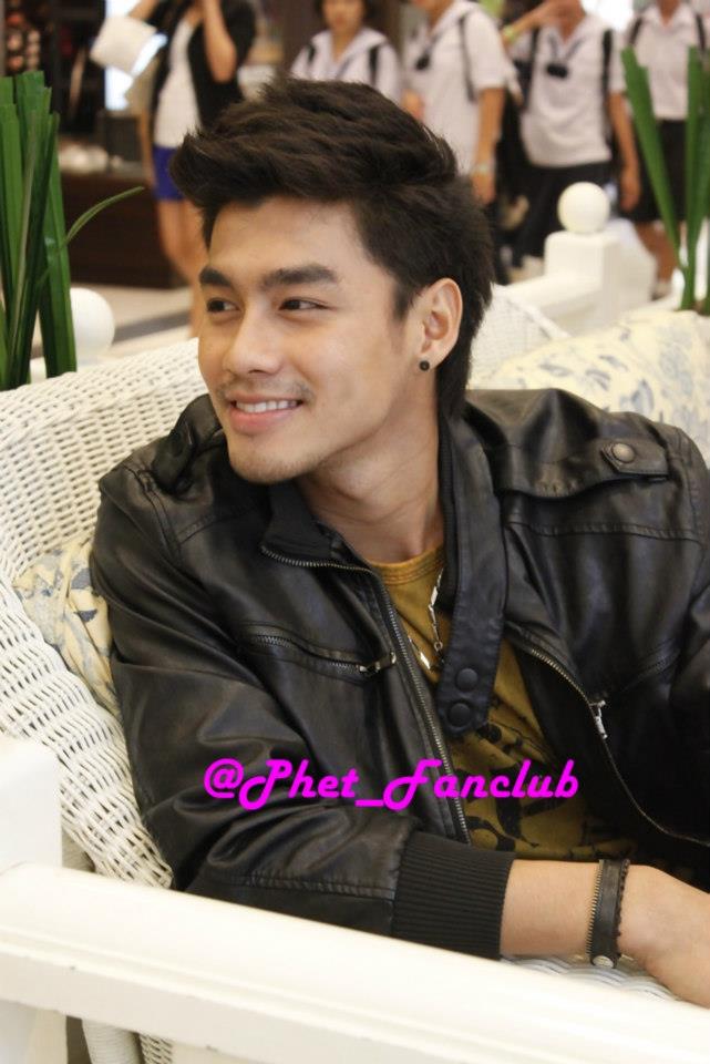 หล่อทุกมุมจริงๆผู้ชายคนนี้