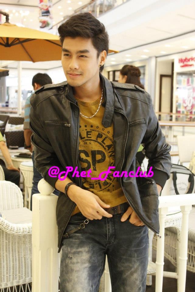 หล่อทุกมุมจริงๆผู้ชายคนนี้