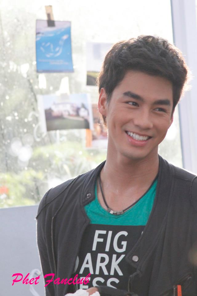 หล่อทุกมุมจริงๆผู้ชายคนนี้