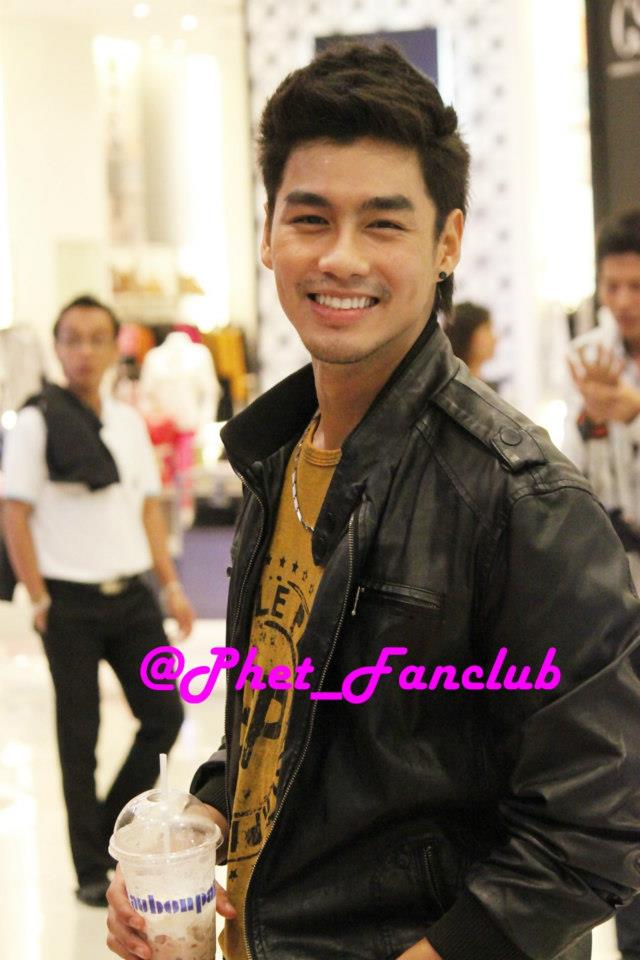 หล่อทุกมุมจริงๆผู้ชายคนนี้