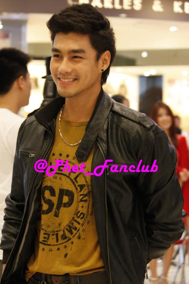 หล่อทุกมุมจริงๆผู้ชายคนนี้