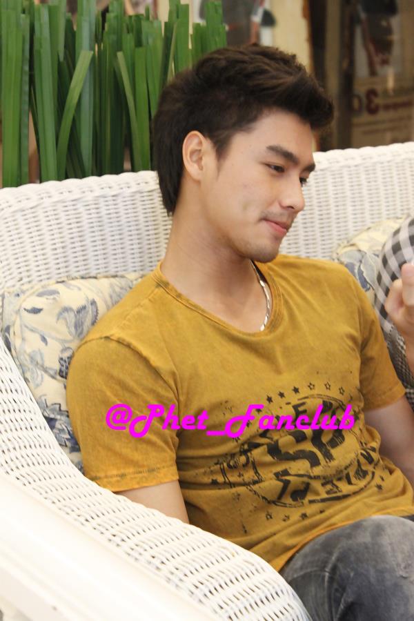 หล่อทุกมุมจริงๆผู้ชายคนนี้