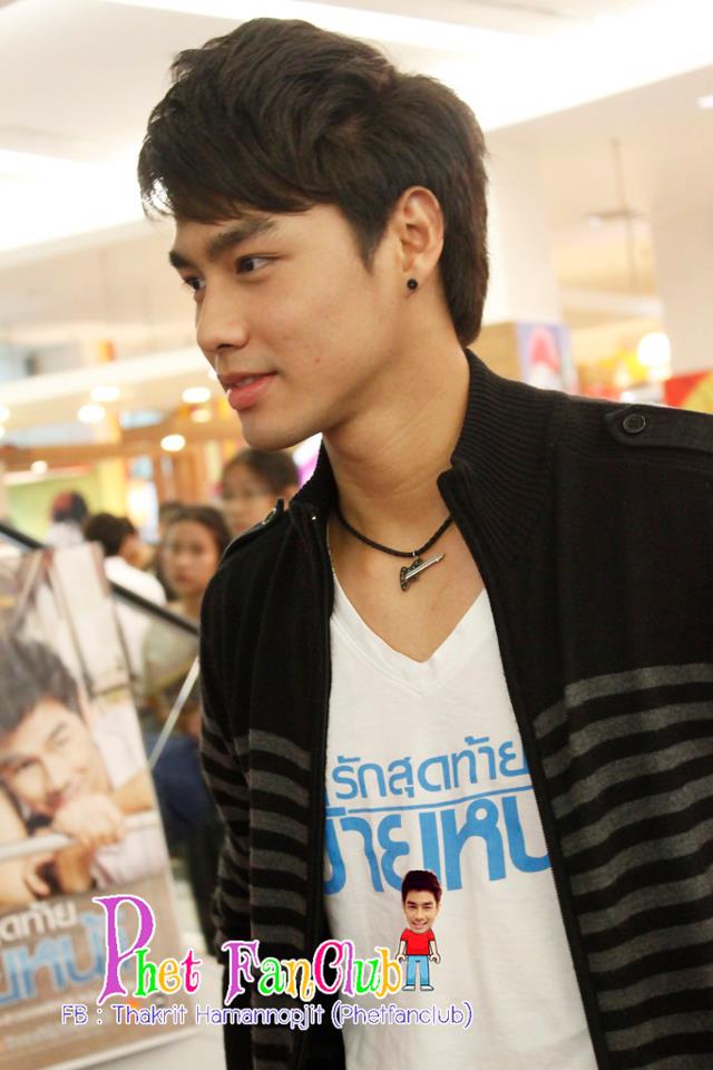 หล่อทุกมุมจริงๆผู้ชายคนนี้