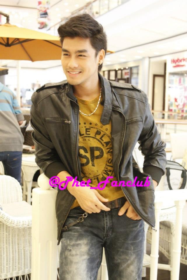หล่อทุกมุมจริงๆผู้ชายคนนี้