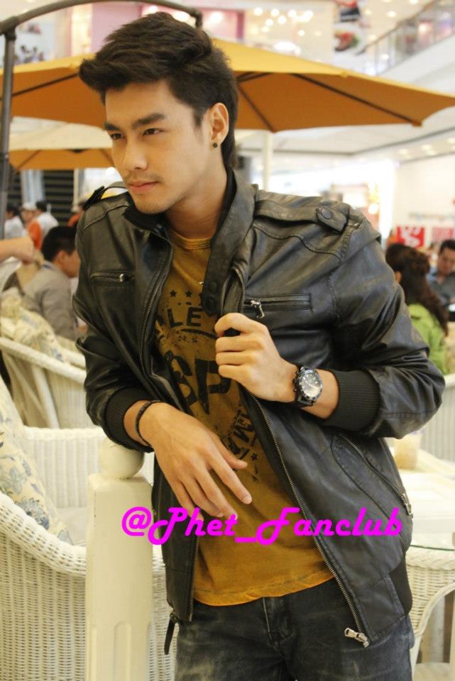 หล่อทุกมุมจริงๆผู้ชายคนนี้