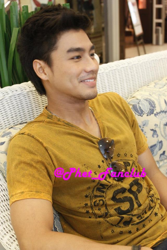 หล่อทุกมุมจริงๆผู้ชายคนนี้
