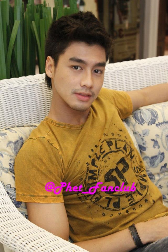 หล่อทุกมุมจริงๆผู้ชายคนนี้