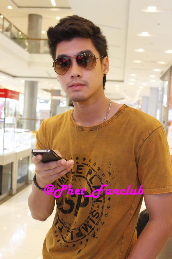 หล่อทุกมุมจริงๆผู้ชายคนนี้